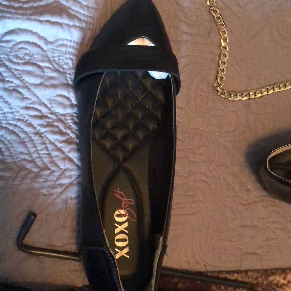 Shoes - Picture 2 of 4